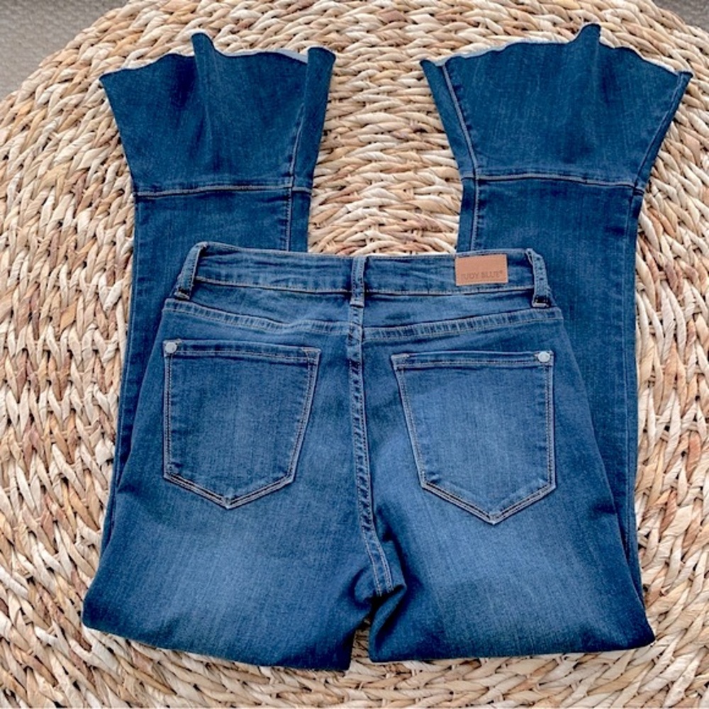 Judy Blue Crop Flare Flounce Hem Jean - Picture 5 of 13